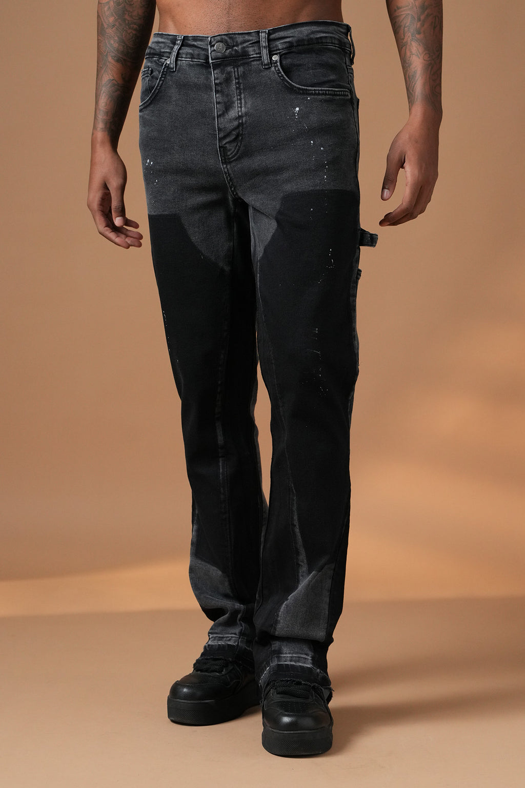 Flaired Black Denim Farbflecke