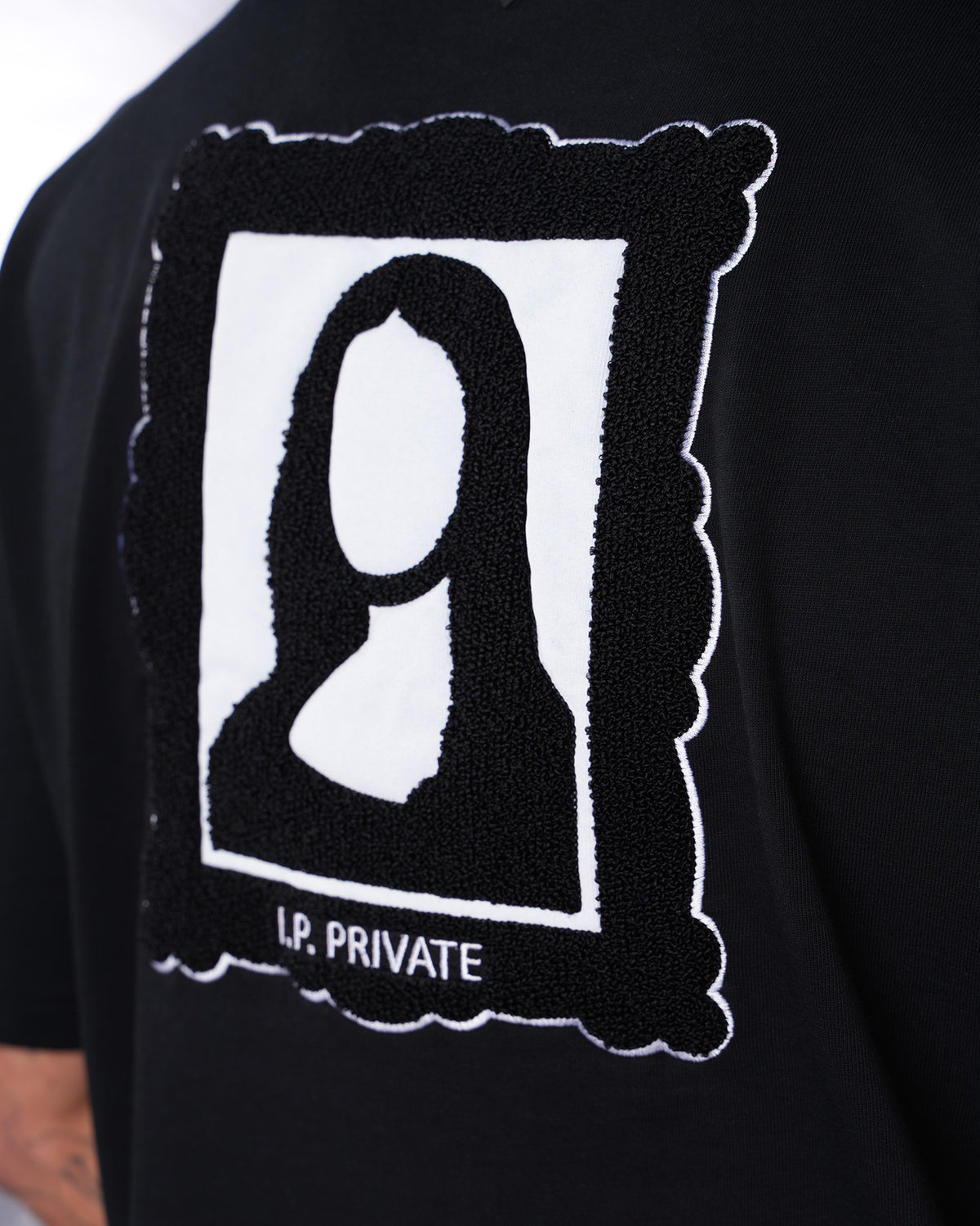 Mona Tee Basic Drip