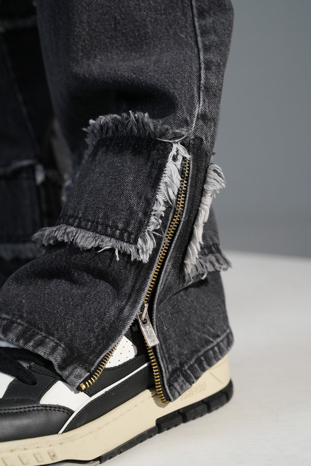 Flaired Baggy Ripped Drip Grey
