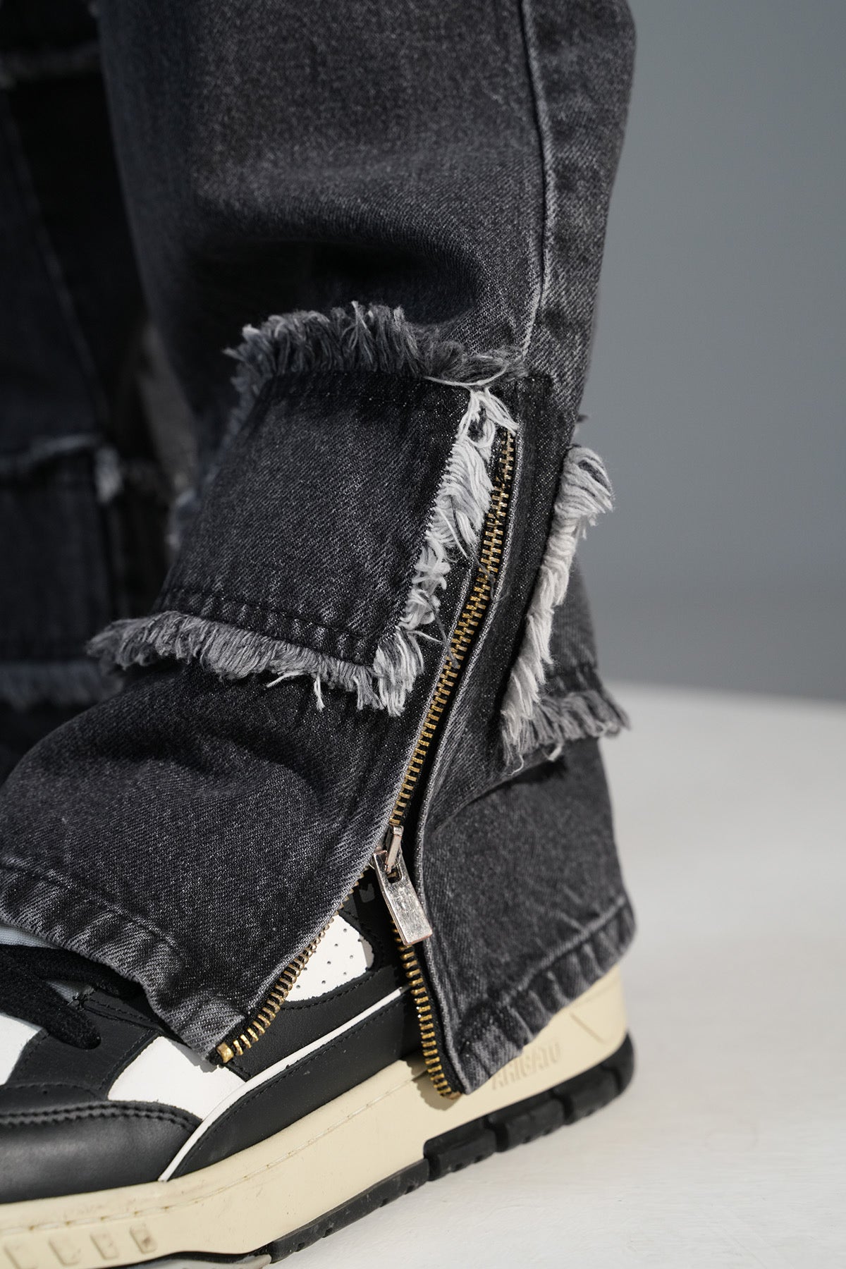 Flaired Baggy Ripped Drip Grey